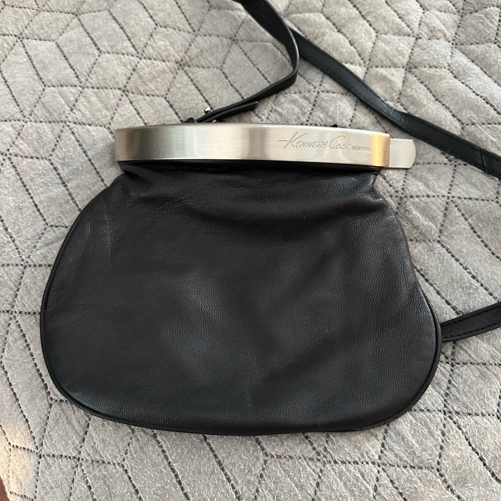 Kenneth Cole Black Leather Women's Cross Body Bag
